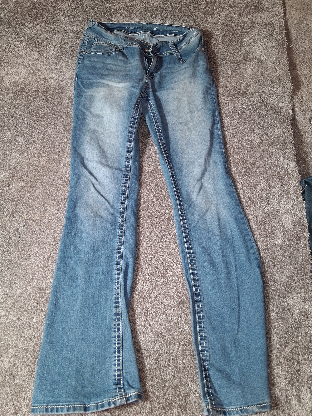 WallFlower Embroidered Rhinestone Back Pocket Jeans Blue Denim Women's Size 7